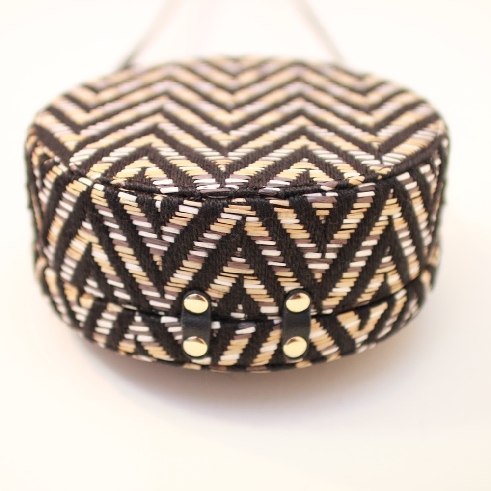 Lionel Javanna Woven Circle Crossbody‎ Bag - Picture 9 of 10